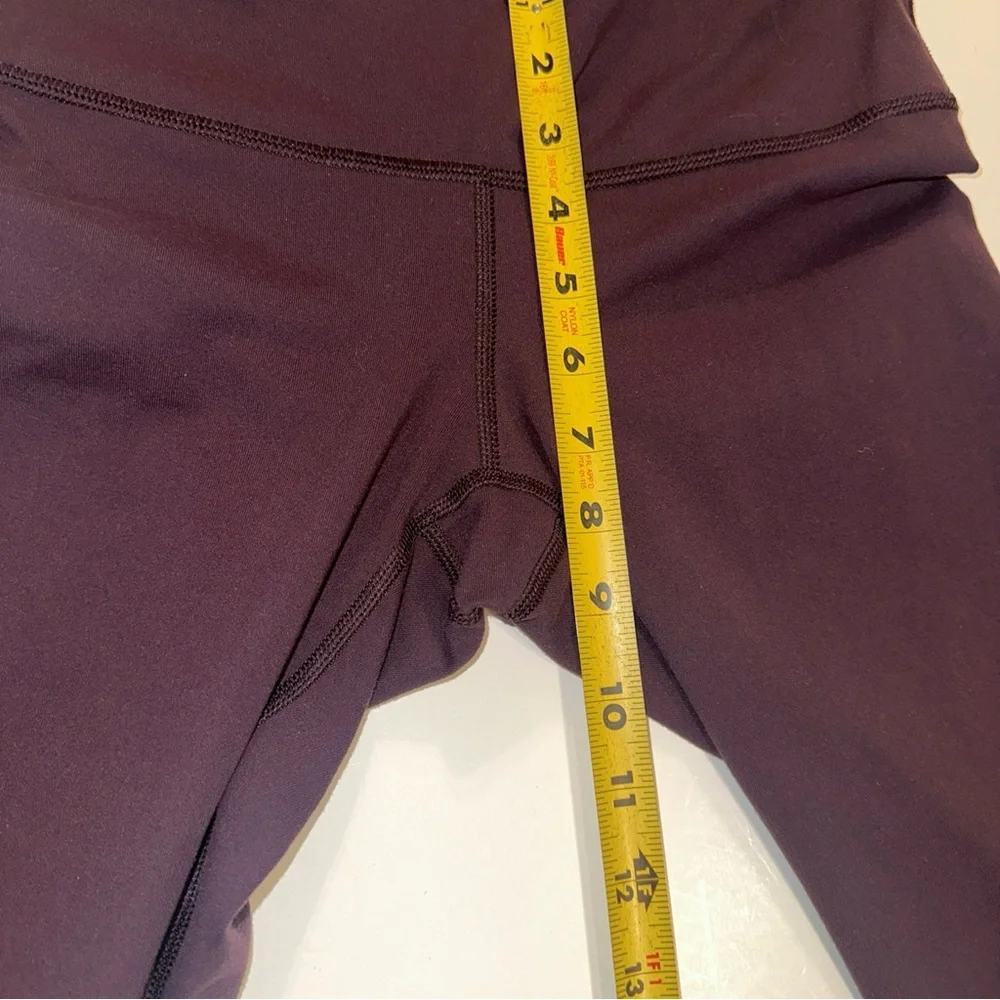 lululemon Athletica Cropped Leggings Dark‎ Purple Size 4